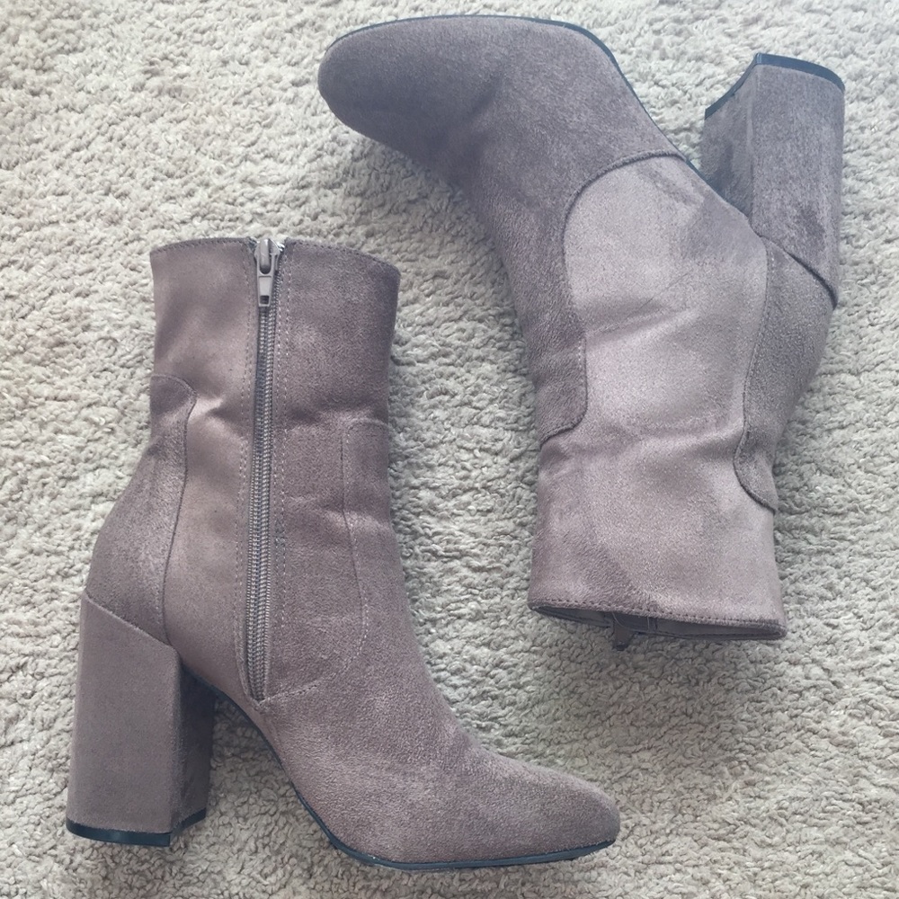 Brown suede high heel booties //2 for 25$ // DEAL